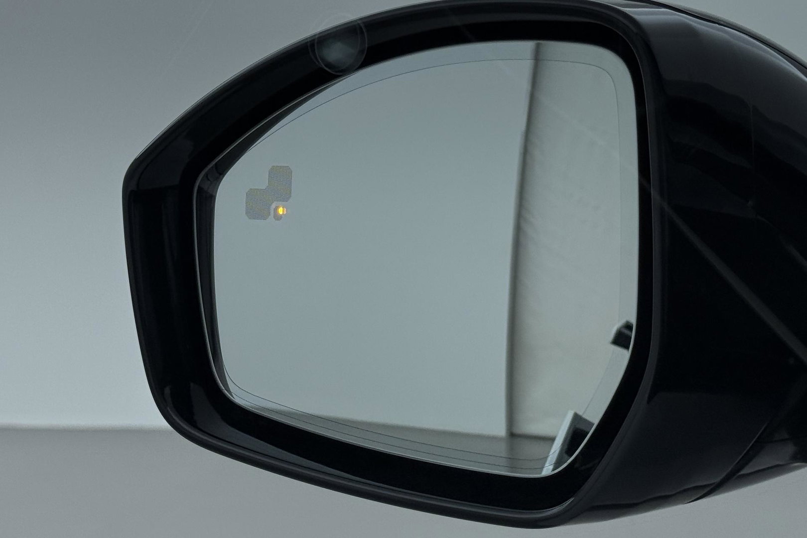 Land Rover Range Rover Evoque P300e R-Dynamic HSE | Meridian | Schuifdak | Stoel- Stuurverwarming | 20 inch