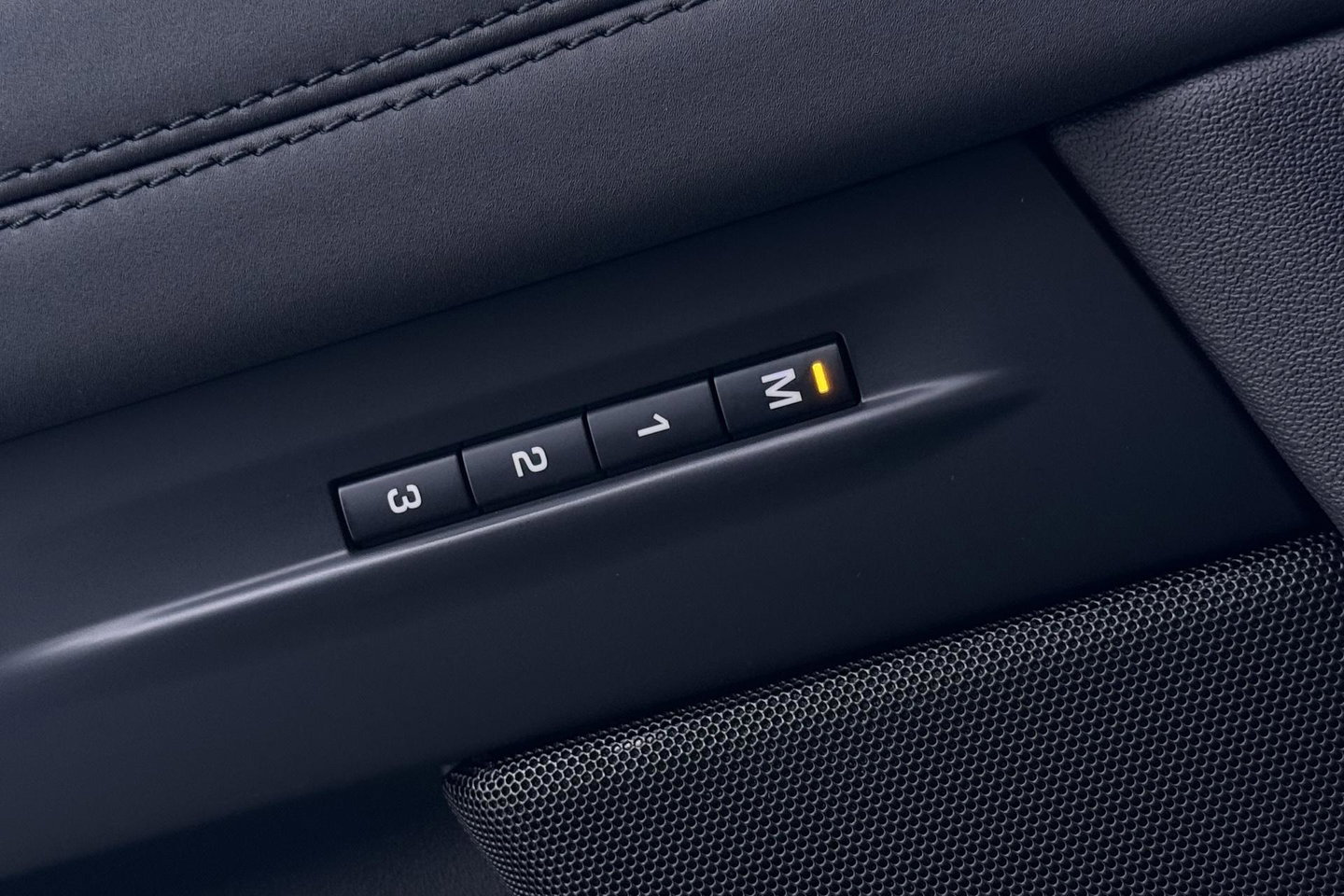 Land Rover Range Rover Evoque P300e R-Dynamic HSE | Meridian | Schuifdak | Stoel- Stuurverwarming | 20 inch