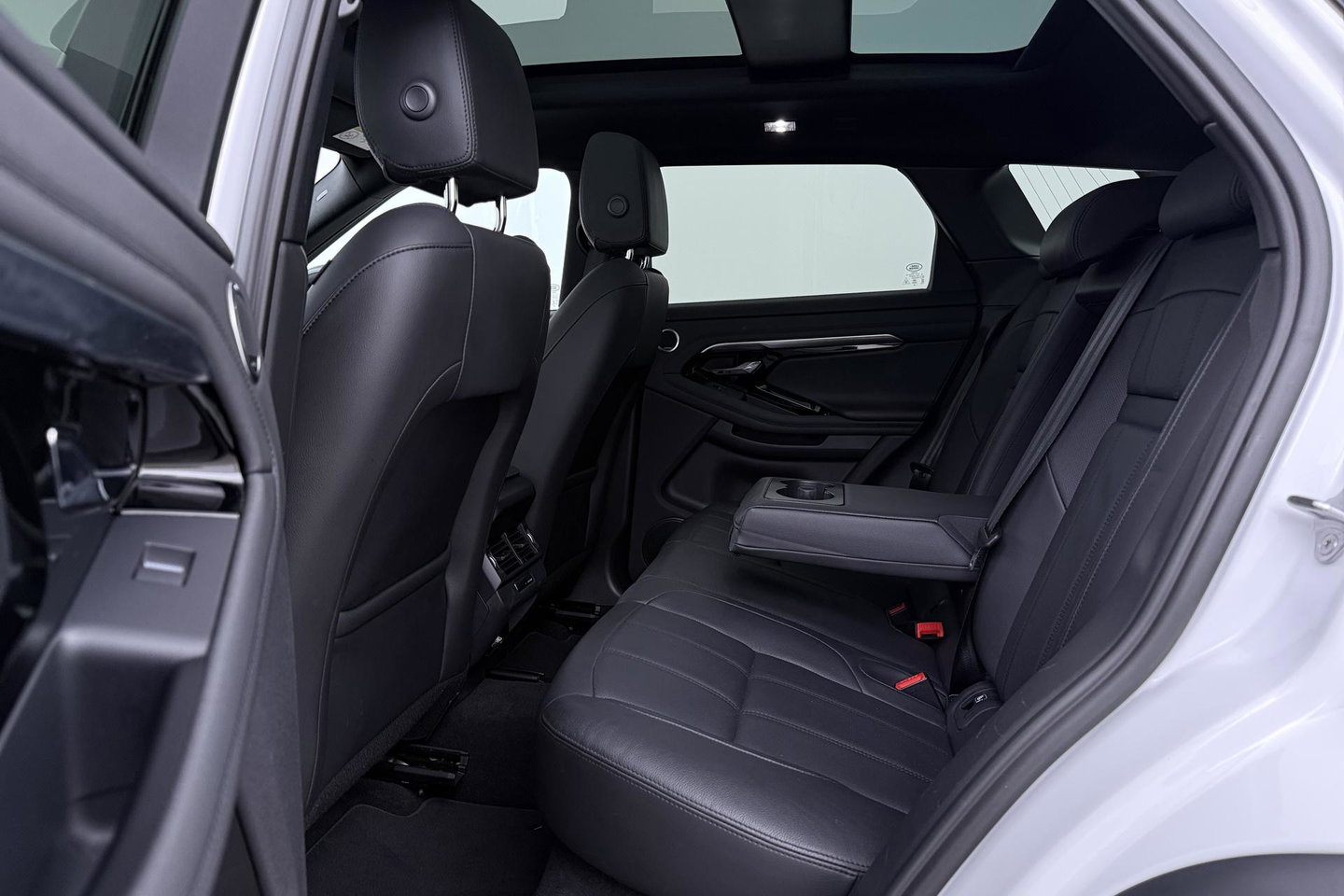 Land Rover Range Rover Evoque P300e R-Dynamic HSE | Meridian | Schuifdak | Stoel- Stuurverwarming | 20 inch