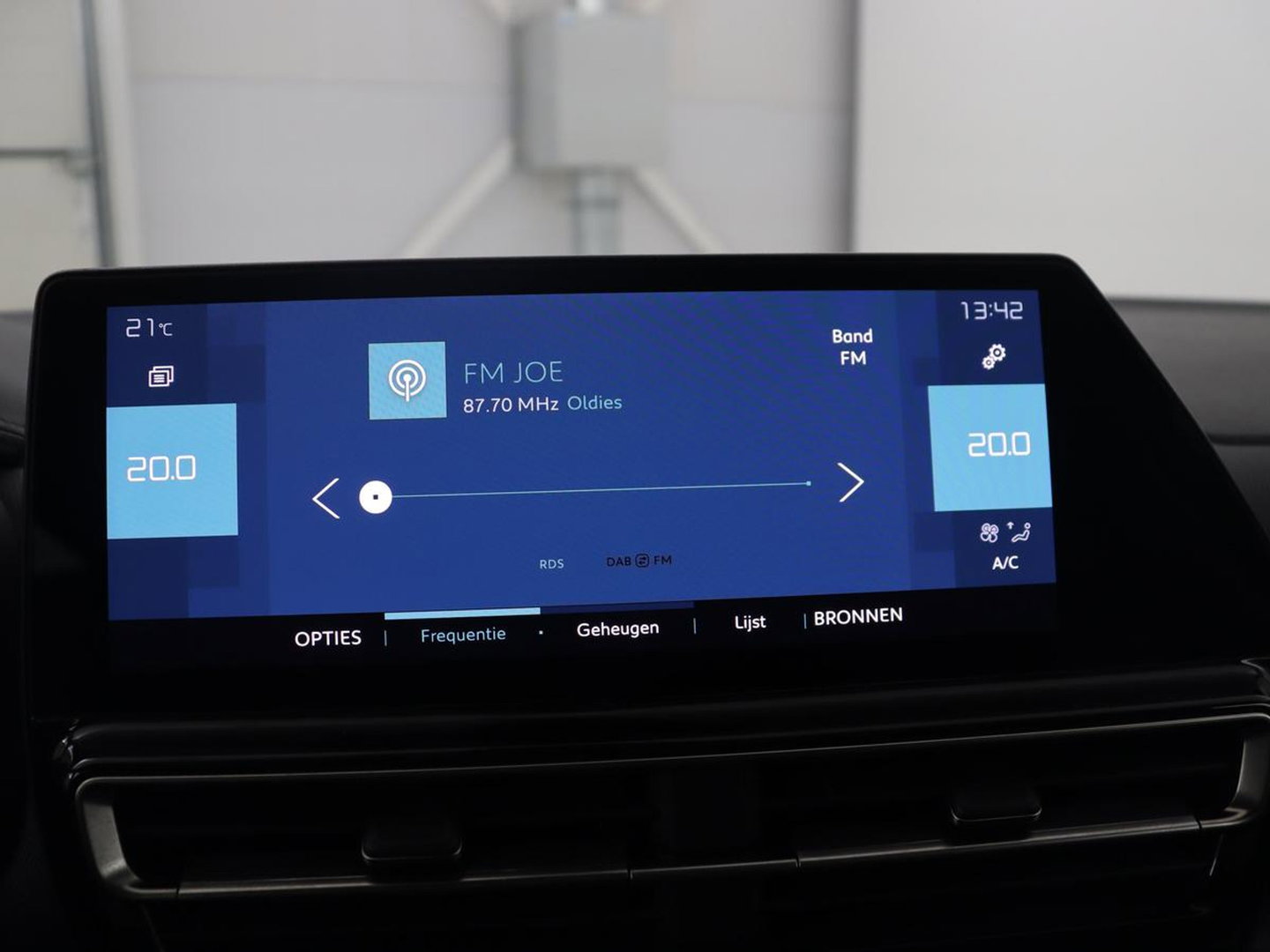 Citroën C5 1.6 Plug-in Hybrid 225 Business Plus | SOH 98,1% | Camera | Navigatie | Stoelverwarming | Apple carplay | DodeHoek ASS. |