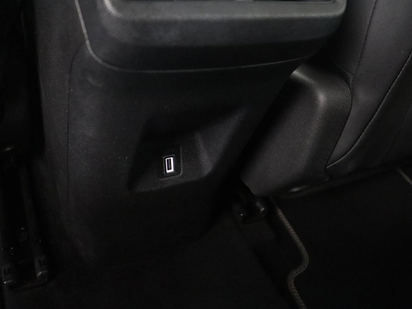 Citroën C5 1.6 Plug-in Hybrid 225 Business Plus | SOH 98,1% | Camera | Navigatie | Stoelverwarming | Apple carplay | DodeHoek ASS. |