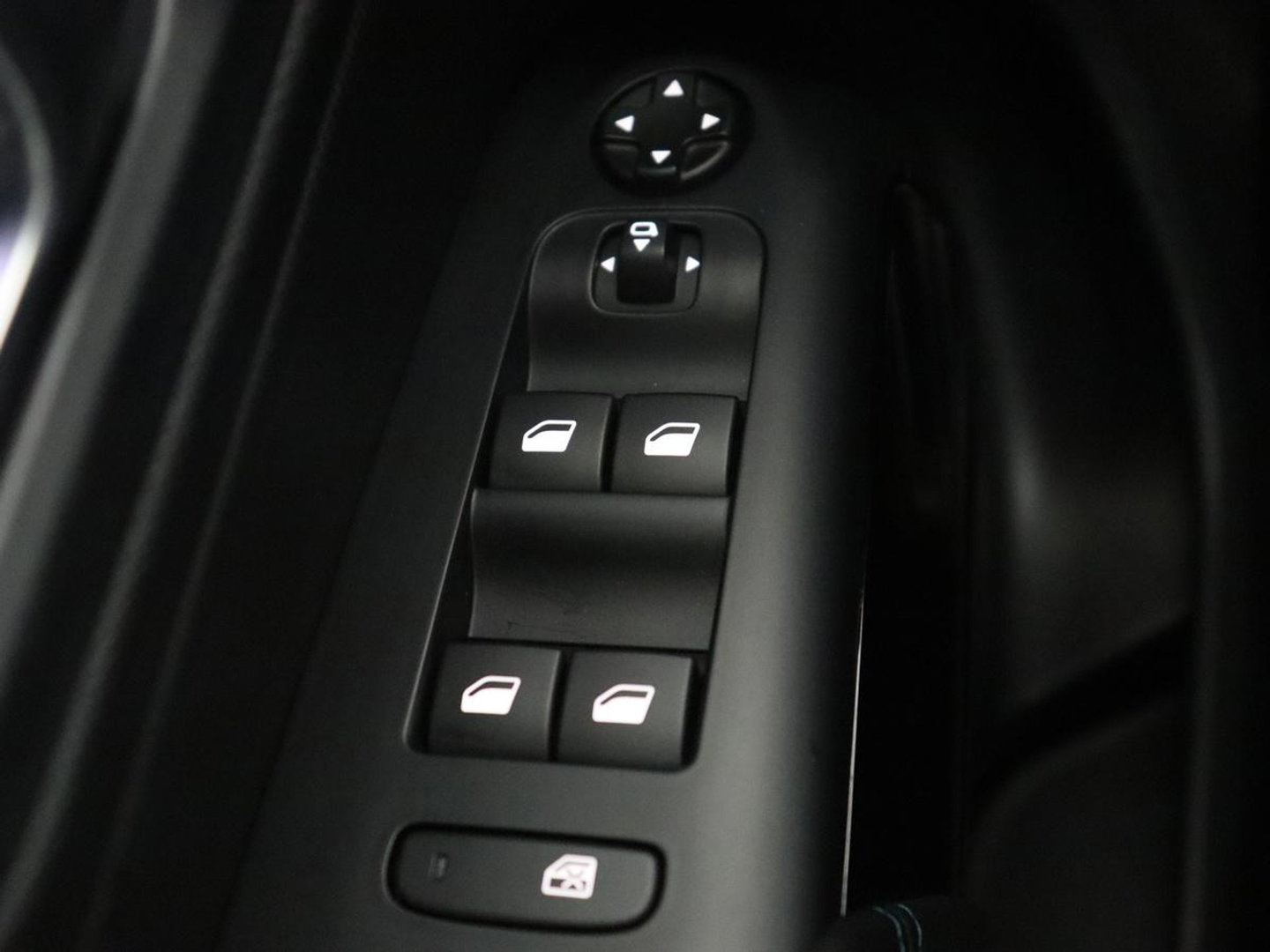 Citroën C5 1.6 Plug-in Hybrid 225 Business Plus | SOH 98,1% | Camera | Navigatie | Stoelverwarming | Apple carplay | DodeHoek ASS. |