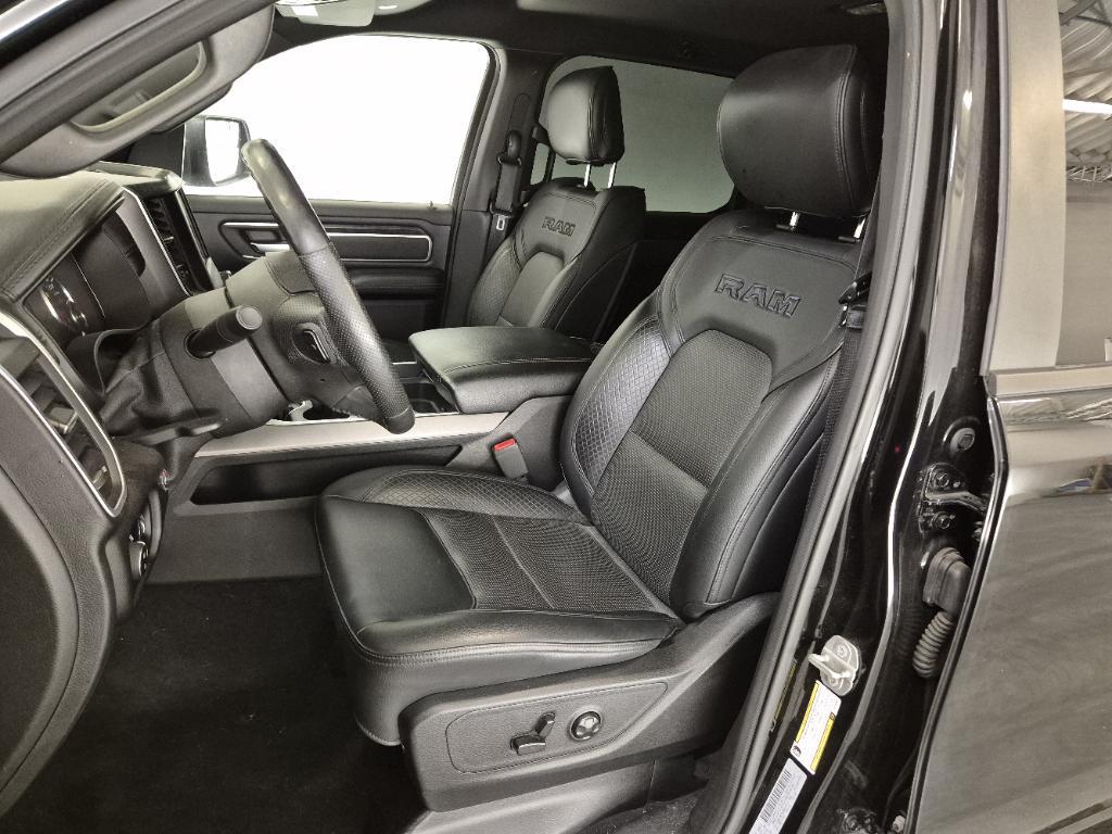 Dodge Ram Pick-Up 1500 4x4 Crew Cab LPG Marge (btw vrij) Blackout