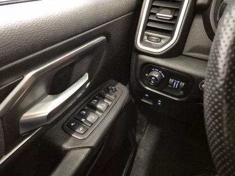 Dodge Ram 1500 4x4 Crew Cab LPG Marge (btw vrij) Blackout
