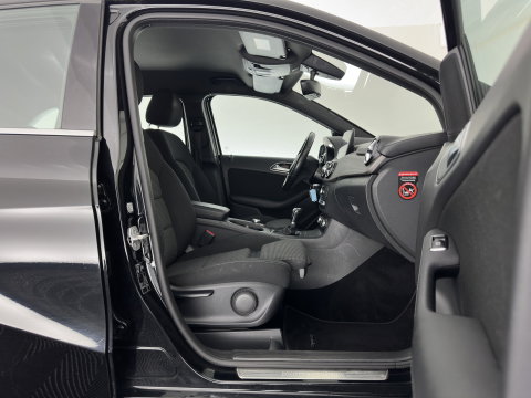 Mercedes-Benz B-Klasse 180 d Lease Edition Plus (INCL-BTW) * FULL-LED | SPORTSEATS | NAVI-FULLMAP | ECC | PDC | CRUISE | KEYLESS | 16''ALU*