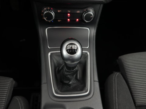 Mercedes-Benz B-Klasse 180 d Lease Edition Plus (INCL-BTW) * FULL-LED | SPORTSEATS | NAVI-FULLMAP | ECC | PDC | CRUISE | KEYLESS | 16''ALU*
