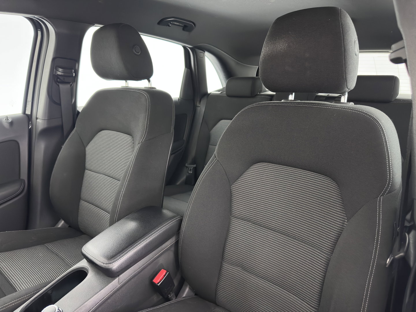 Mercedes-Benz B-Klasse 180 d Lease Edition Plus (INCL-BTW) * FULL-LED | SPORTSEATS | NAVI-FULLMAP | ECC | PDC | CRUISE | KEYLESS | 16''ALU*