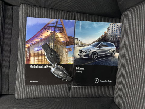 Mercedes-Benz B-Klasse 180 d Lease Edition Plus (INCL-BTW) * FULL-LED | SPORTSEATS | NAVI-FULLMAP | ECC | PDC | CRUISE | KEYLESS | 16''ALU*