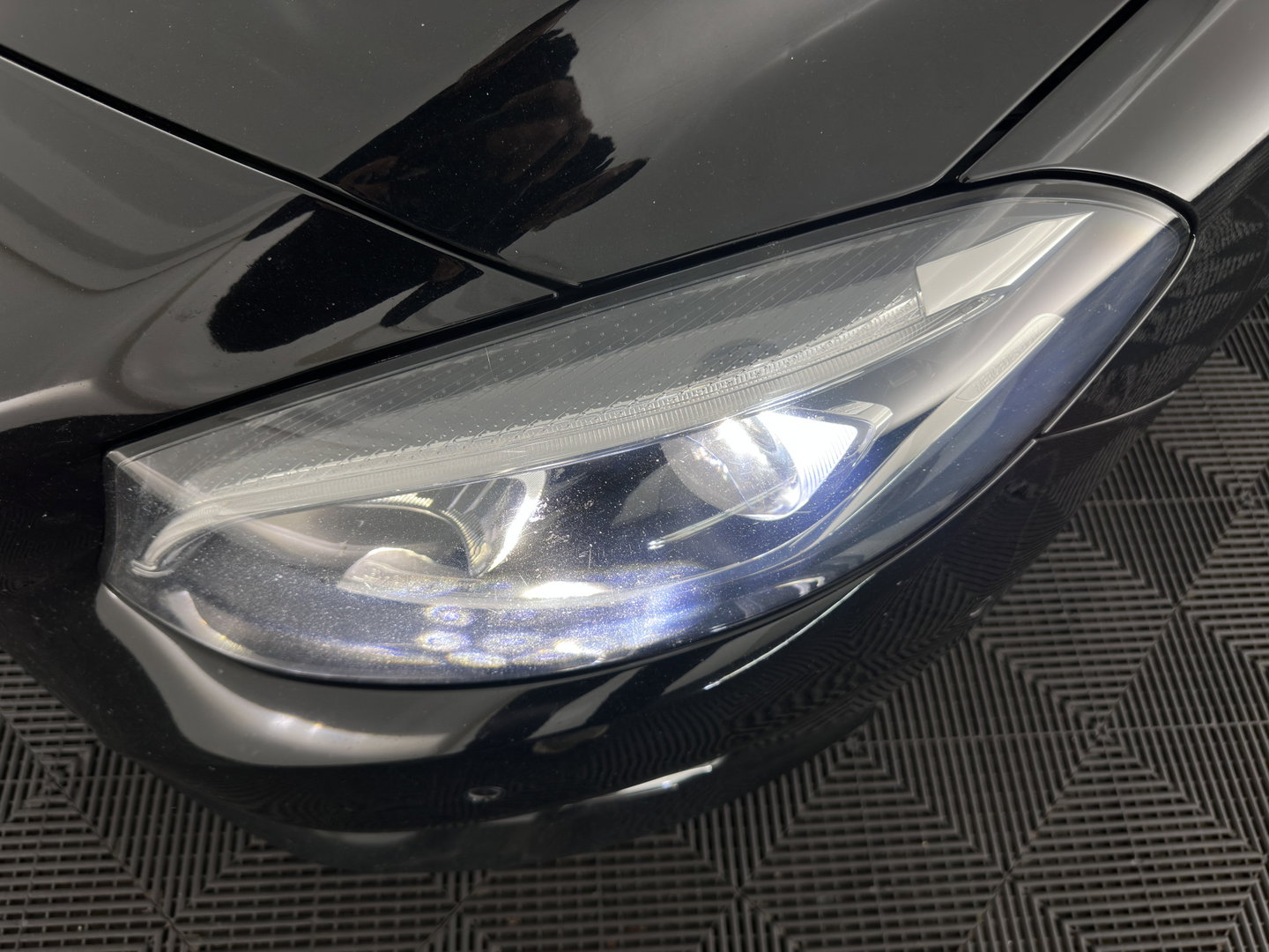 Mercedes-Benz B-Klasse 180 d Lease Edition Plus (INCL-BTW) * FULL-LED | SPORTSEATS | NAVI-FULLMAP | ECC | PDC | CRUISE | KEYLESS | 16''ALU*