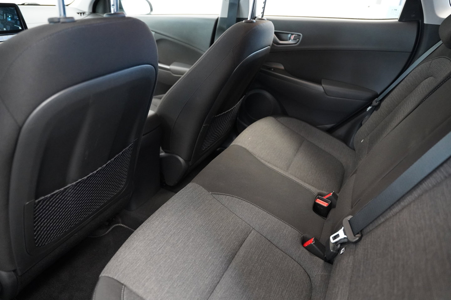 Hyundai Kona EV Comfort 64 kWh 3-Fase Warmtepomp Two-Tone Adaptive-Cruise Navigatie