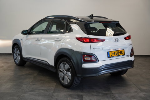 Hyundai Kona EV Comfort 64 kWh 3-Fase Warmtepomp Two-Tone Adaptive-Cruise Navigatie