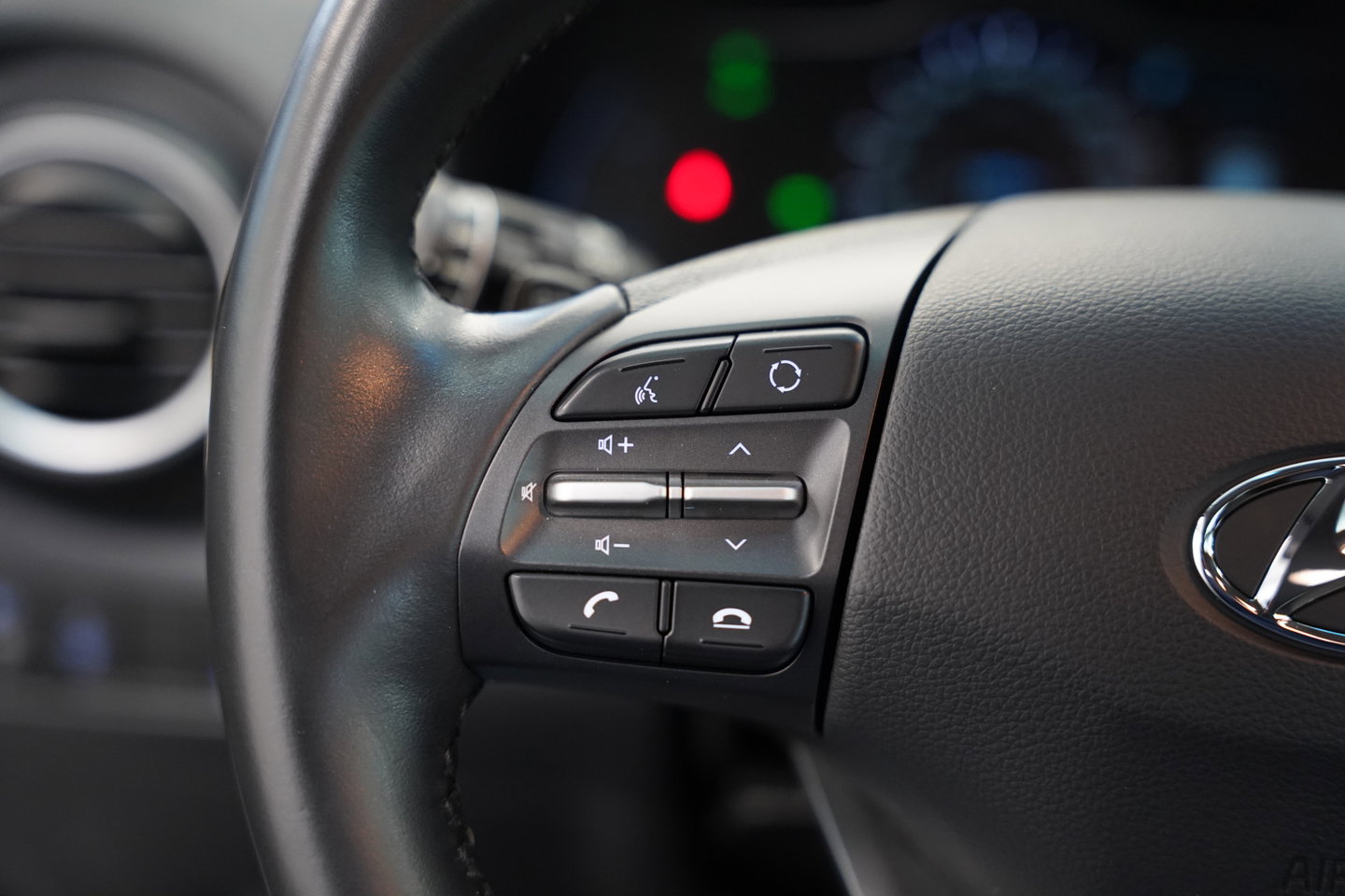 Hyundai Kona EV Comfort 64 kWh 3-Fase Warmtepomp Two-Tone Adaptive-Cruise Navigatie