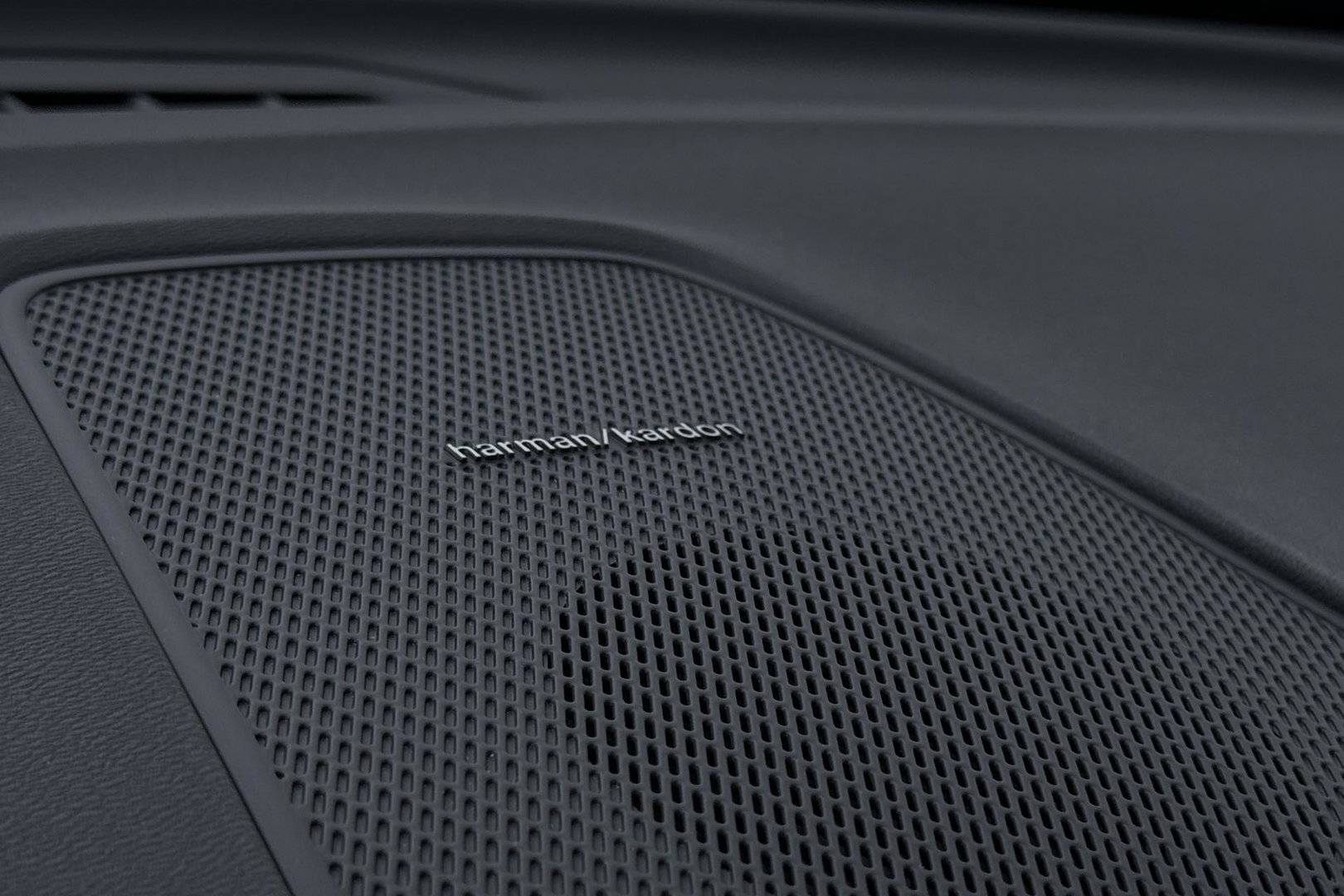Volvo XC60 T8 Ultra Black Edition | Harman/Kardon | Panoramadak | 360° Camera | Head-Up | Stoel+Stuurverwarming | Pilot Assist | BLIS | ACC | 21 Inch