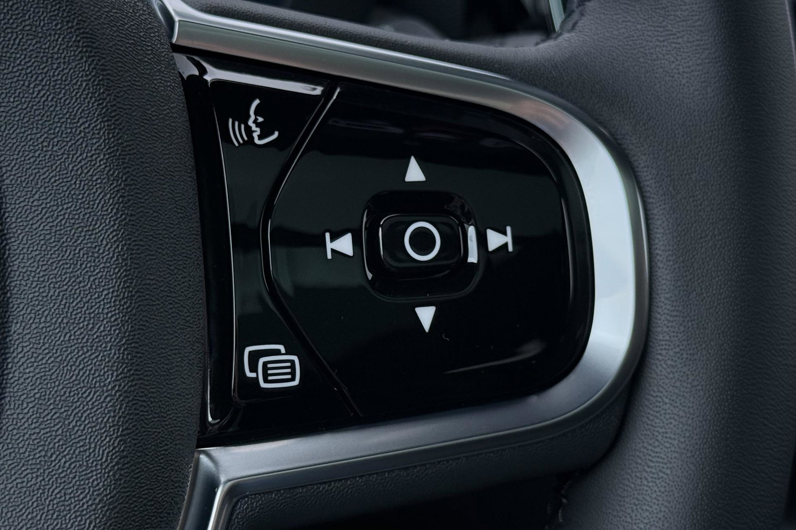 Volvo XC60 T8 Ultra Black Edition | Harman/Kardon | Panoramadak | 360° Camera | Head-Up | Stoel+Stuurverwarming | Pilot Assist | BLIS | ACC | 21 Inch