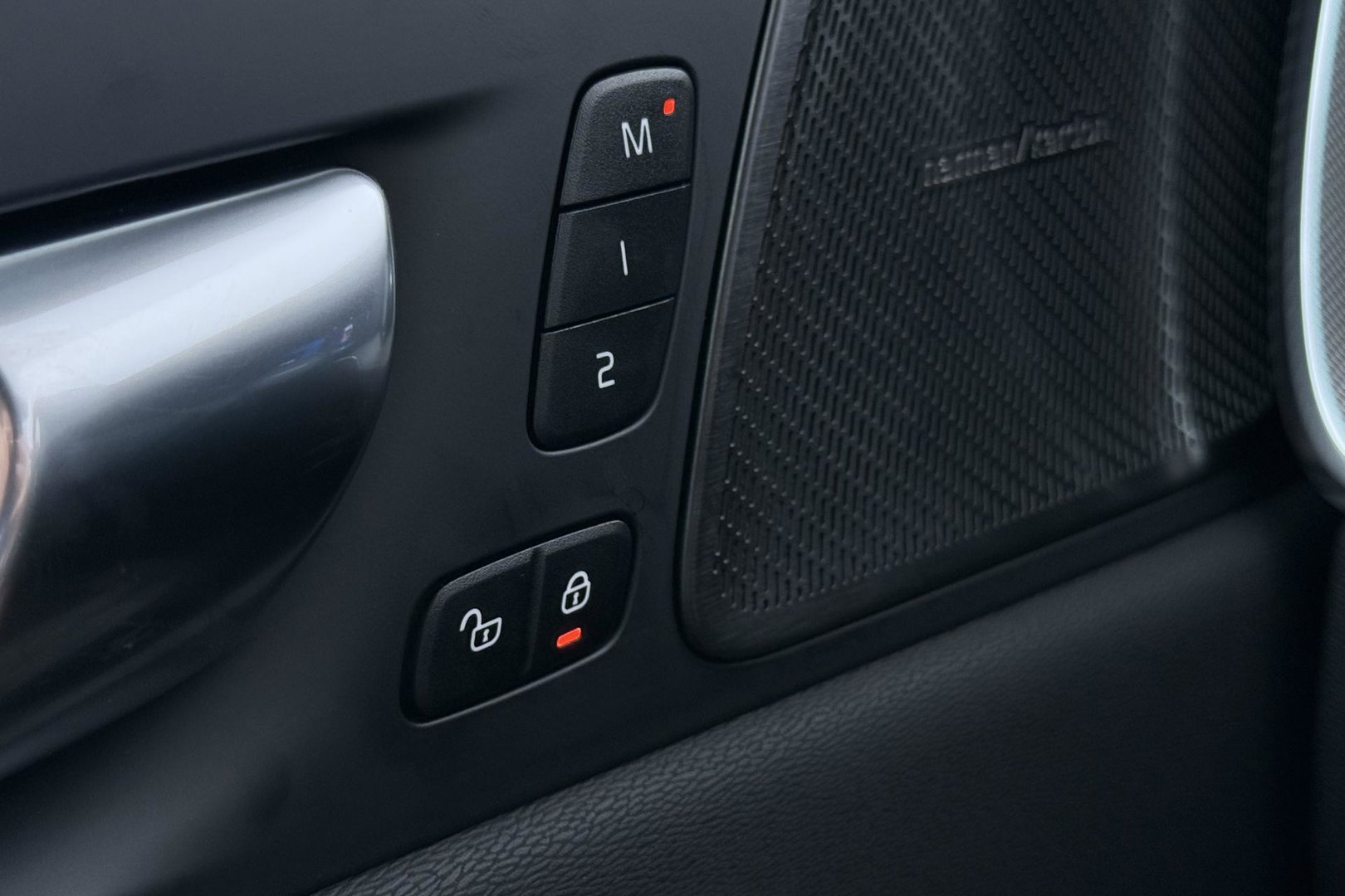 Volvo XC60 T8 Ultra Black Edition | Harman/Kardon | Panoramadak | 360° Camera | Head-Up | Stoel+Stuurverwarming | Pilot Assist | BLIS | ACC | 21 Inch