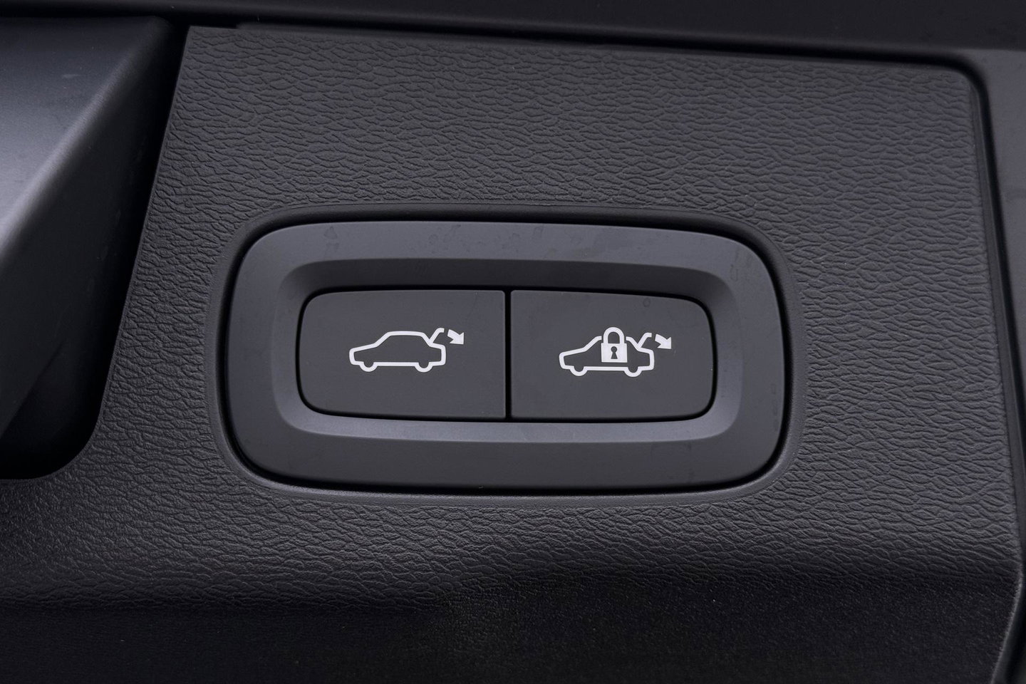Volvo XC60 T8 Ultra Black Edition | Harman/Kardon | Panoramadak | 360° Camera | Head-Up | Stoel+Stuurverwarming | Pilot Assist | BLIS | ACC | 21 Inch