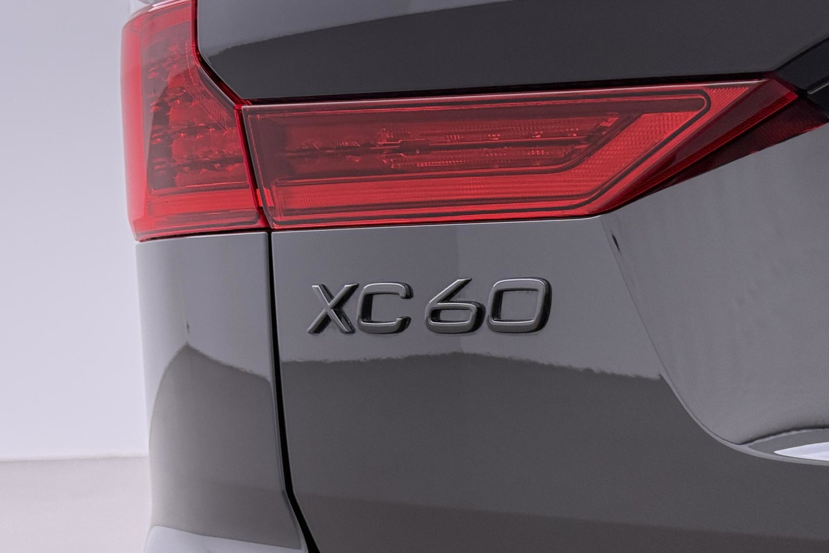 Volvo XC60 T8 Ultra Black Edition | Harman/Kardon | Panoramadak | 360° Camera | Head-Up | Stoel+Stuurverwarming | Pilot Assist | BLIS | ACC | 21 Inch
