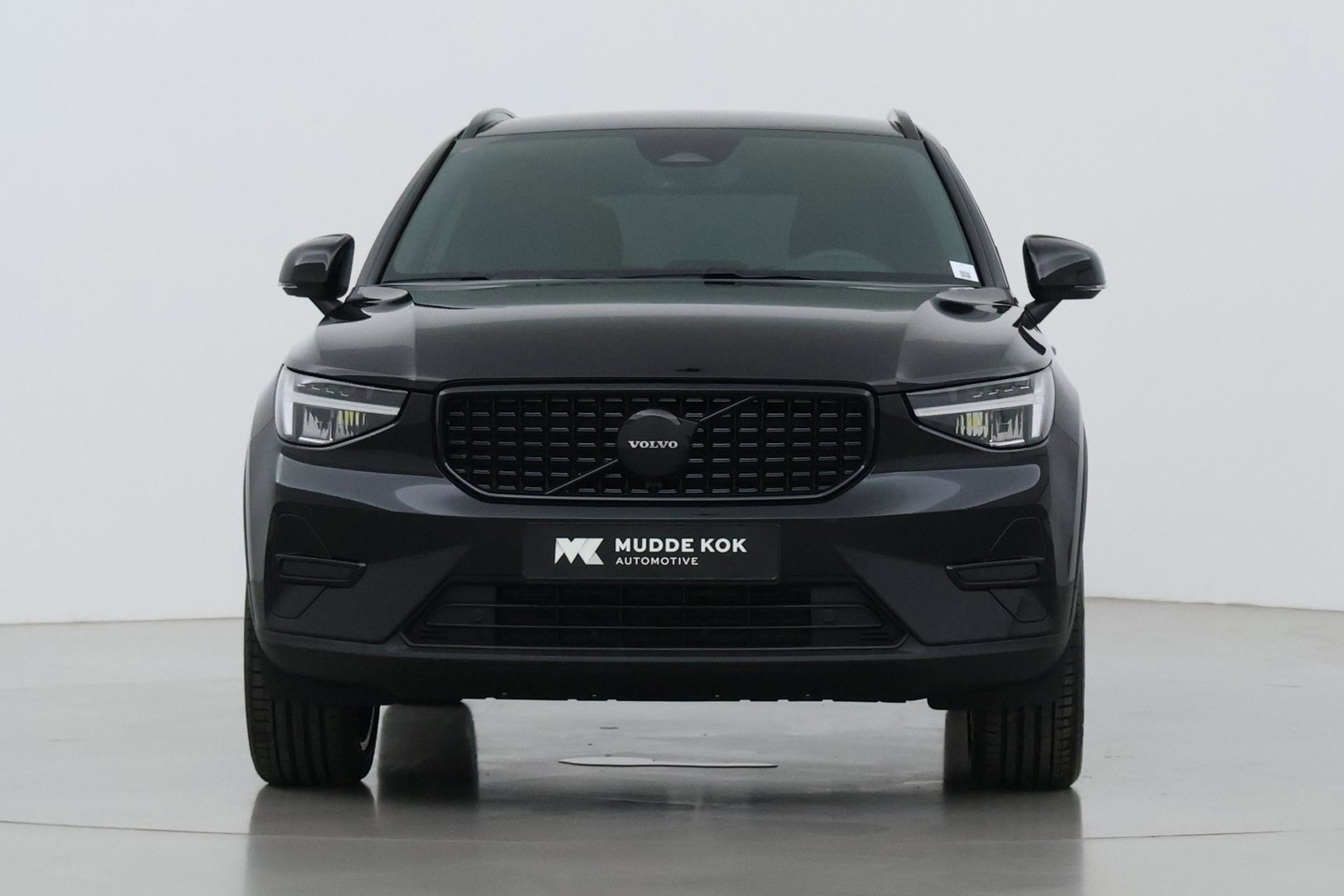 Volvo XC40 2.0 B3 Plus Black Edition | Harman/Kardon | Camera | Stoel+Stuurverwarming | Memory | Keyless | 20 Inch