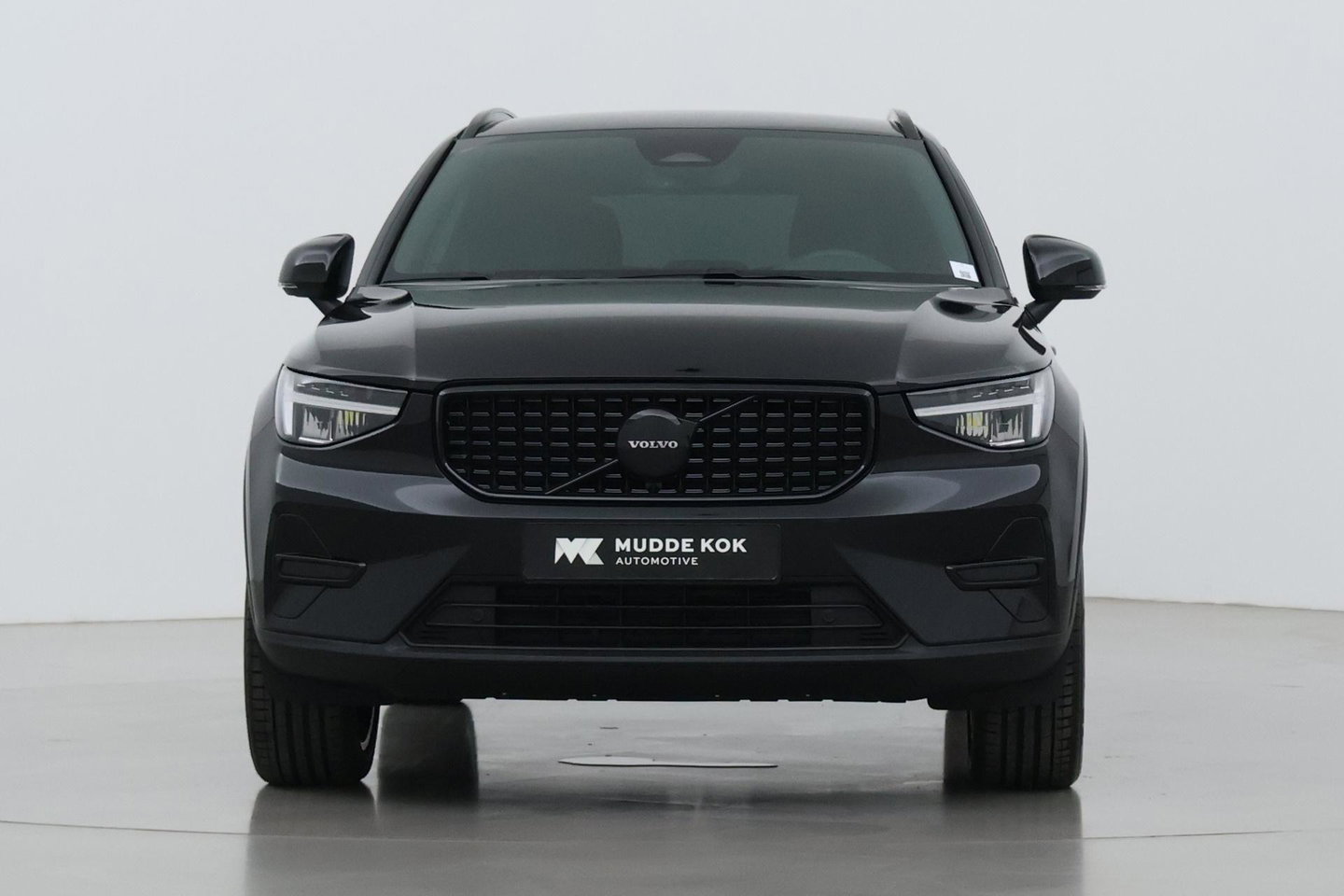 Volvo XC40 2.0 B3 Plus Black Edition | Harman/Kardon | Camera | Stoel+Stuurverwarming | Memory | Keyless | 20 Inch