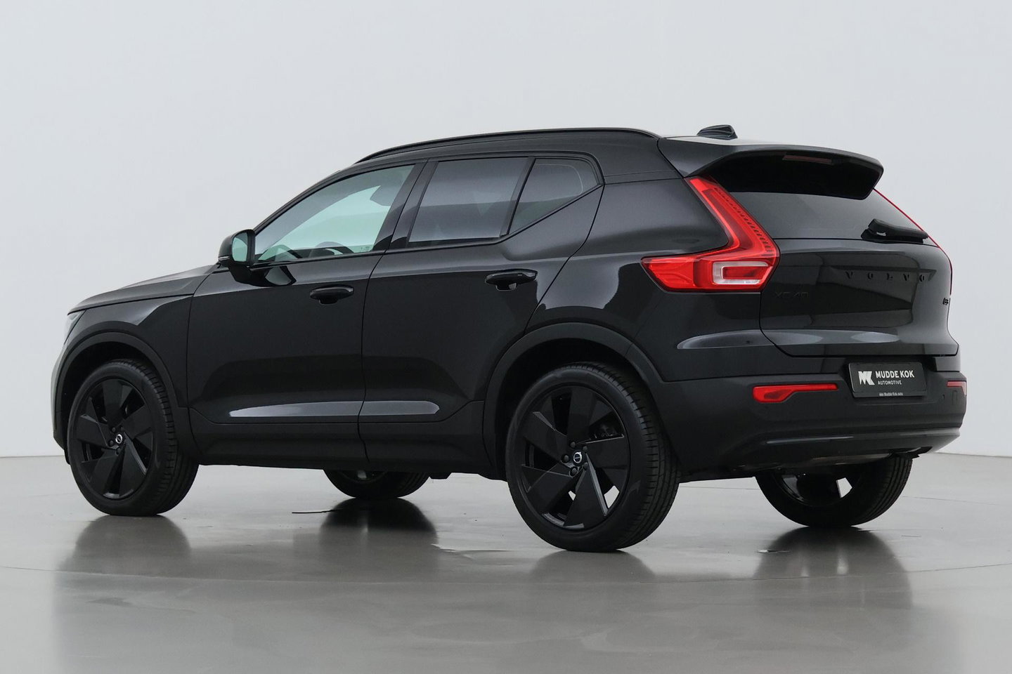 Volvo XC40 2.0 B3 Plus Black Edition | Harman/Kardon | Camera | Stoel+Stuurverwarming | Memory | Keyless | 20 Inch