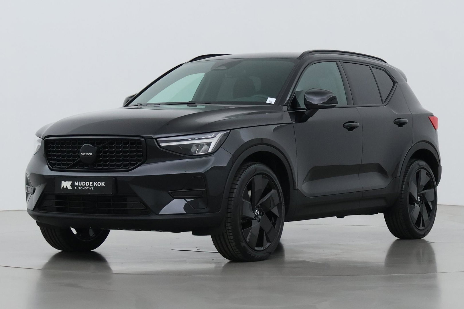 Volvo XC40 2.0 B3 Plus Black Edition | Harman/Kardon | Camera | Stoel+Stuurverwarming | Memory | Keyless | 20 Inch