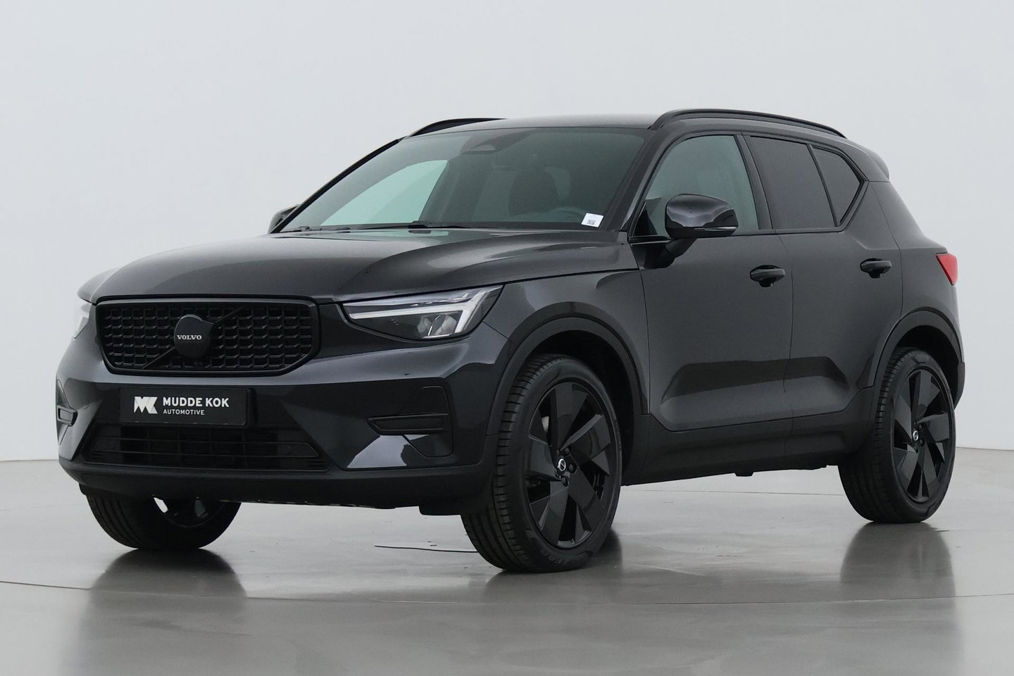 Volvo XC40 2.0 B3 Plus Black Edition | Harman/Kardon | Camera | Stoel+Stuurverwarming | Memory | Keyless | 20 Inch