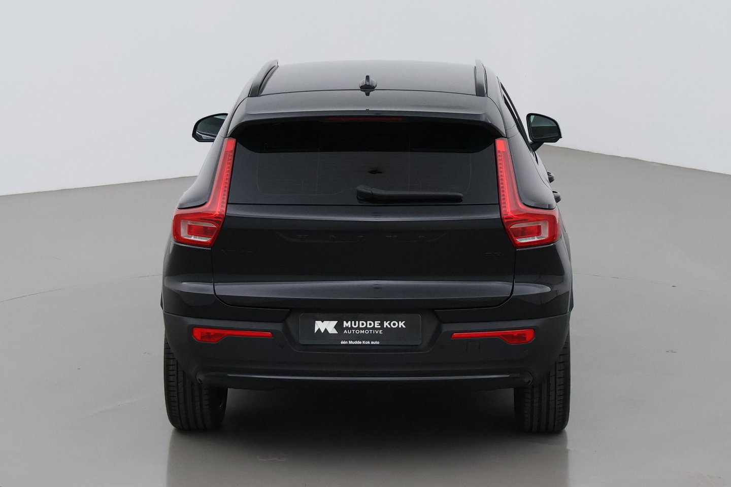 Volvo XC40 2.0 B3 Plus Black Edition | Harman/Kardon | Camera | Stoel+Stuurverwarming | Memory | Keyless | 20 Inch