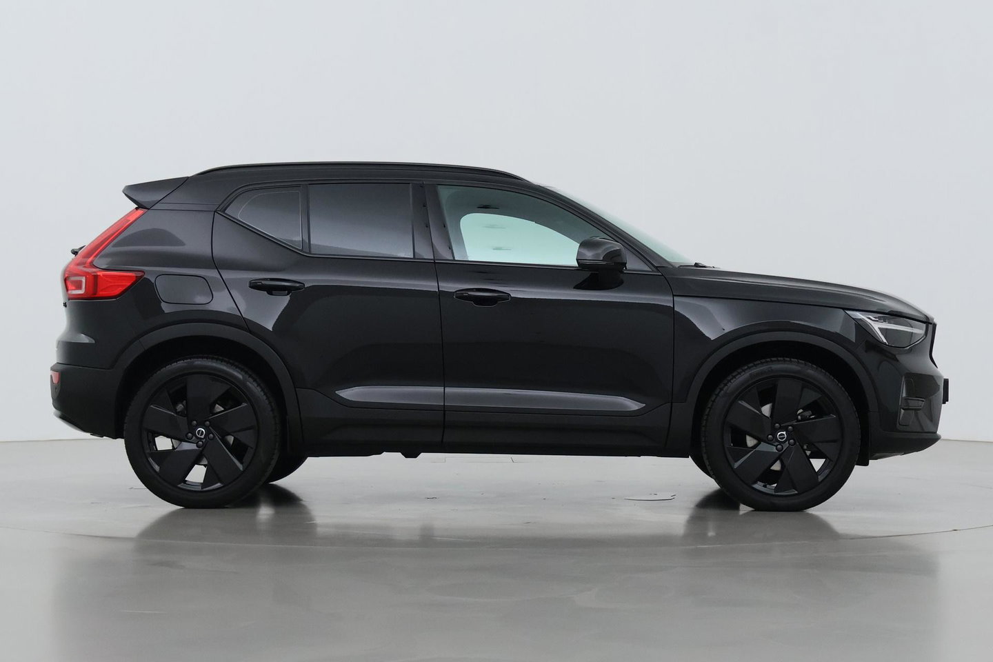 Volvo XC40 2.0 B3 Plus Black Edition | Harman/Kardon | Camera | Stoel+Stuurverwarming | Memory | Keyless | 20 Inch