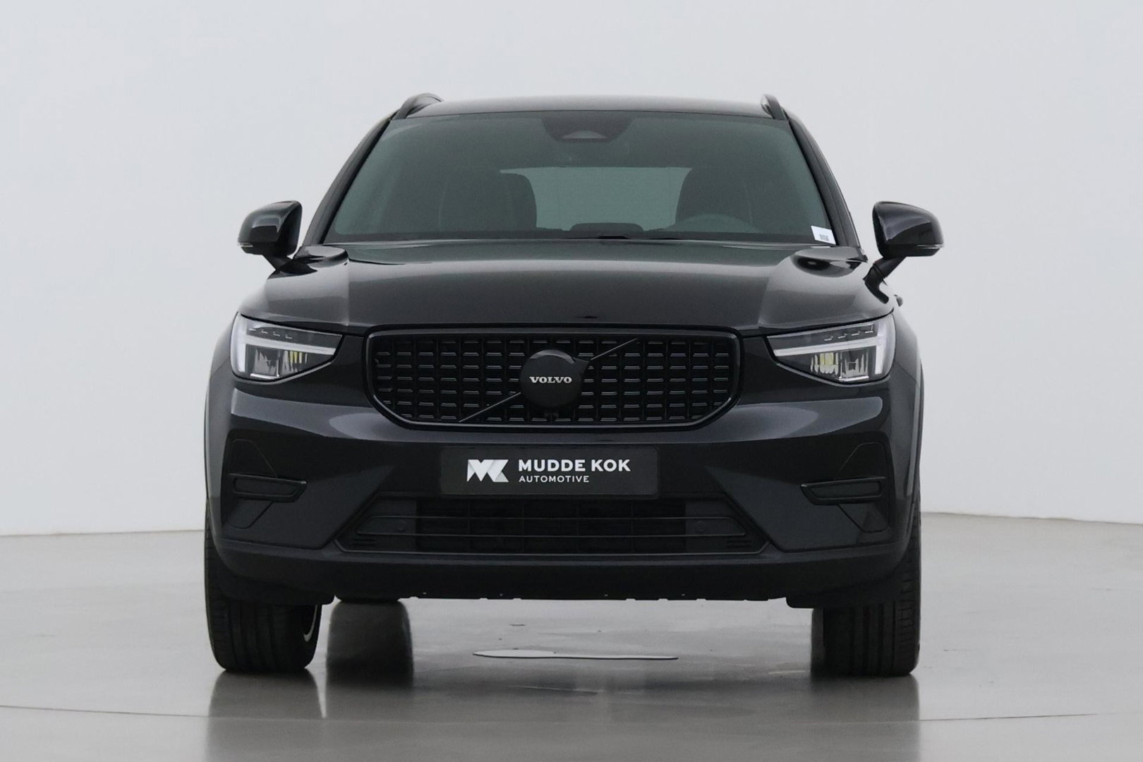 Volvo XC40 2.0 B3 Plus Black Edition | Harman/Kardon | Pilot Assist | Camera | BLIS | Memory | Stoel+Stuurverwarming | Keyless | ACC | 20 Inch