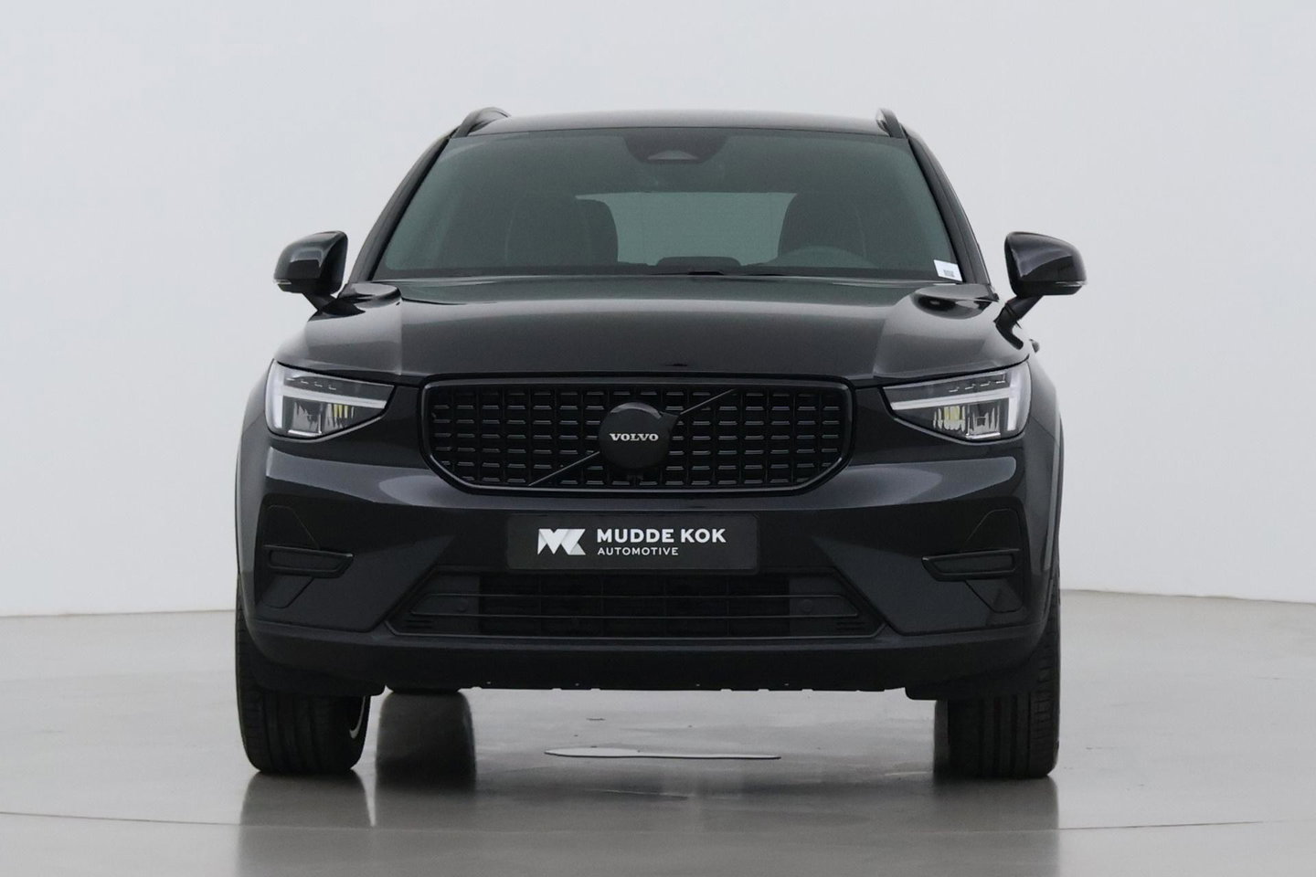 Volvo XC40 2.0 B3 Plus Black Edition | Harman/Kardon | Pilot Assist | Camera | BLIS | Memory | Stoel+Stuurverwarming | Keyless | ACC | 20 Inch