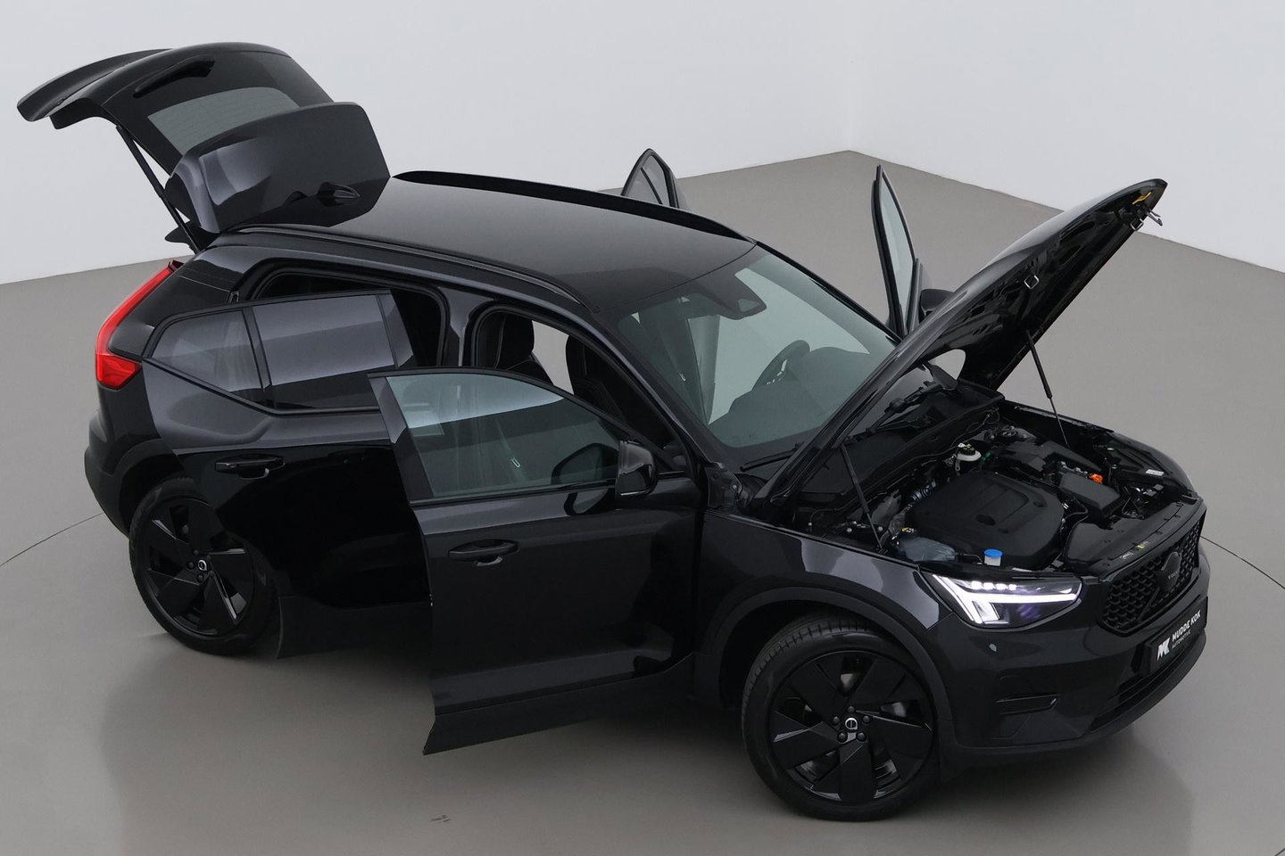 Volvo XC40 2.0 B3 Plus Black Edition | Harman/Kardon | Pilot Assist | Camera | BLIS | Memory | Stoel+Stuurverwarming | Keyless | ACC | 20 Inch