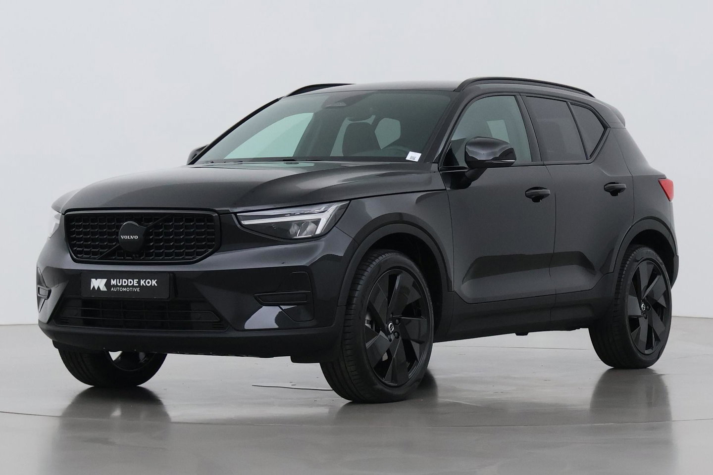 Volvo XC40 2.0 B3 Plus Black Edition | Harman/Kardon | Pilot Assist | Camera | BLIS | Memory | Stoel+Stuurverwarming | Keyless | ACC | 20 Inch