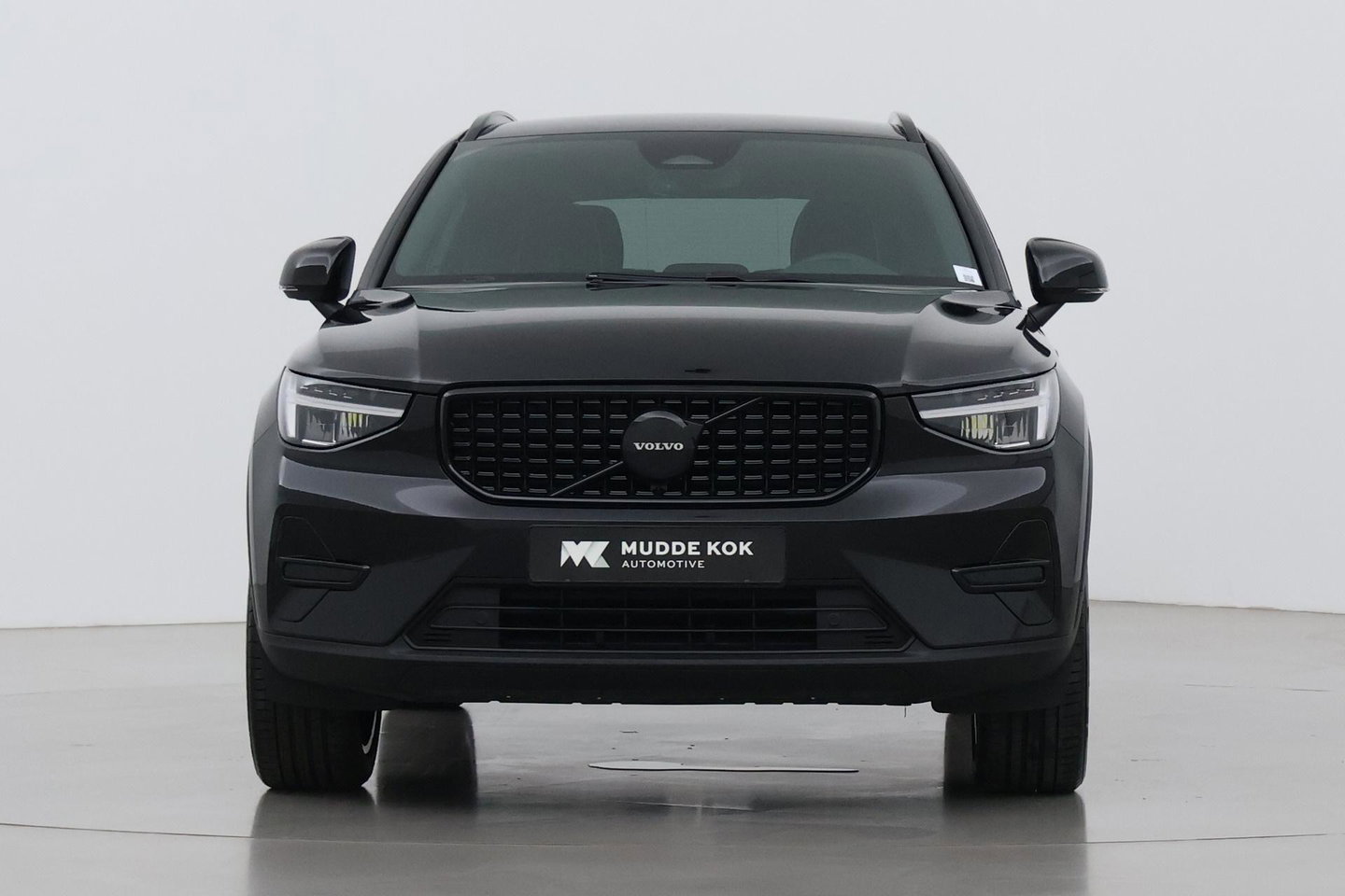 Volvo XC40 2.0 B3 Plus Black Edition | Harman/Kardon | Pilot Assist | Camera | BLIS | Memory | Stoel+Stuurverwarming | Keyless | ACC | 20 Inch