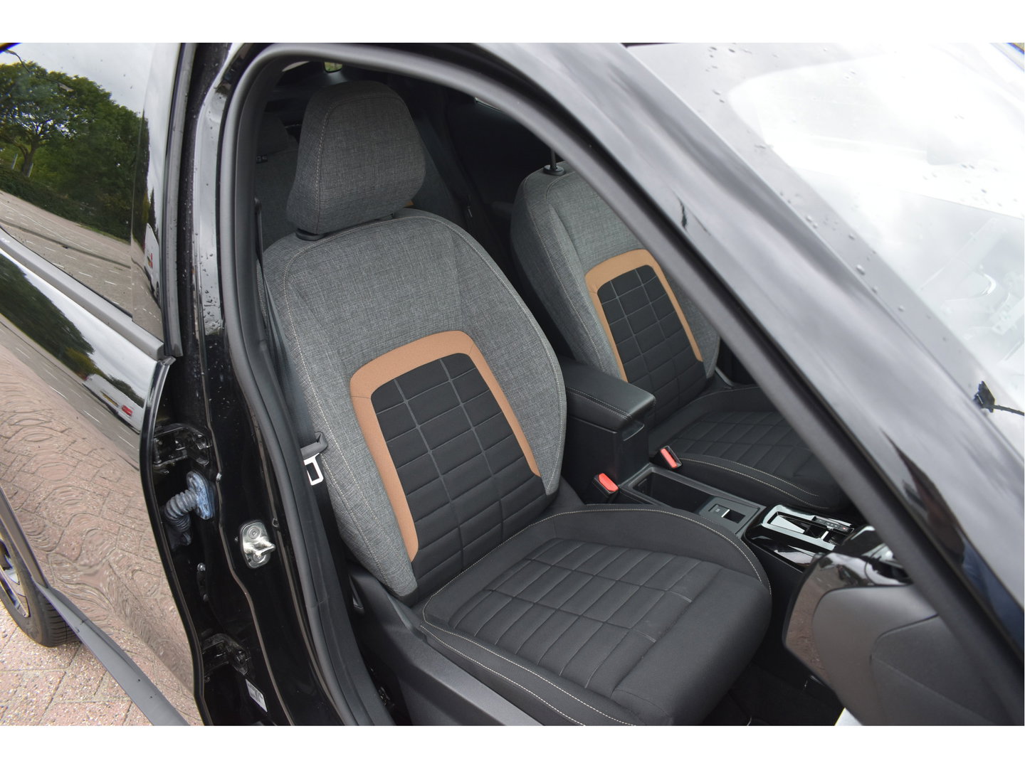 Citroën C3 Aircross 1.2 Hybrid 145pk Plus | Carplay/Android | DAB | Cruise Contr | Camera | LM-Velgen | LED
