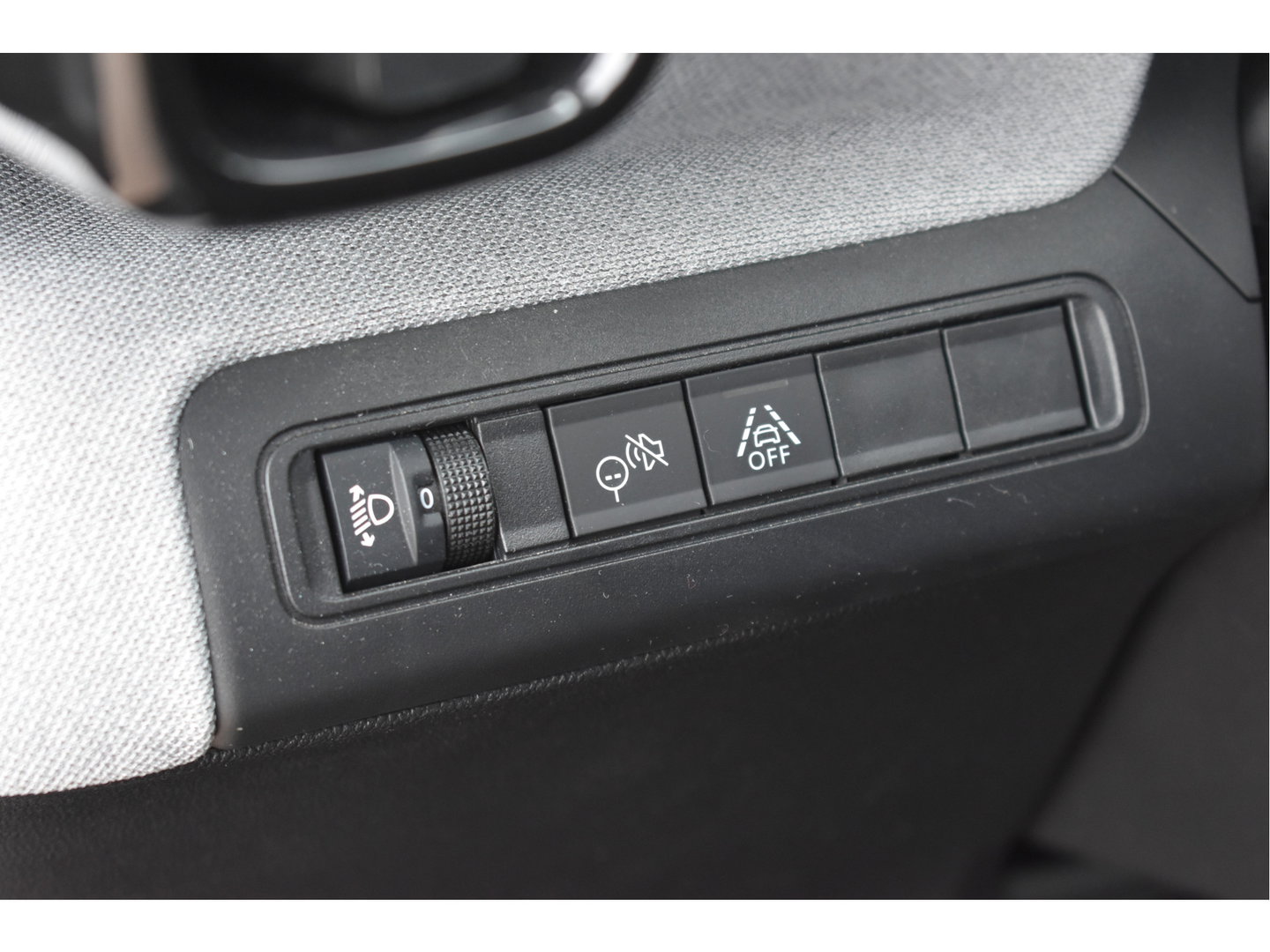 Citroën C3 Aircross 1.2 Hybrid 145pk Plus | Carplay/Android | DAB | Cruise Contr | Camera | LM-Velgen | LED