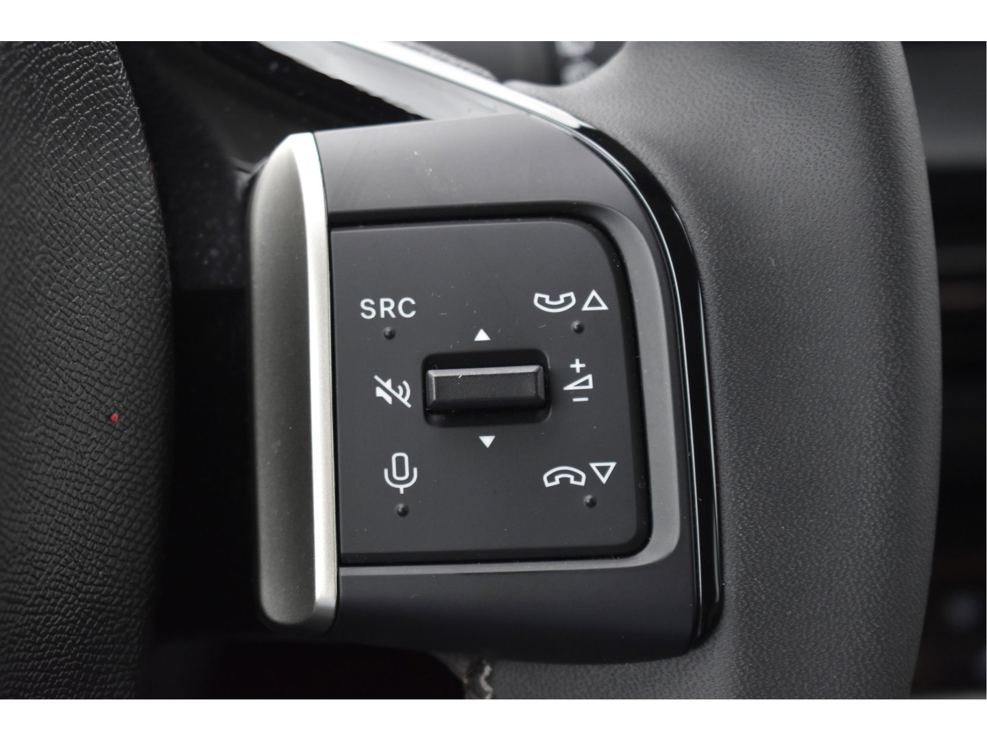 Citroën C3 Aircross 1.2 Hybrid 145pk Plus | Carplay/Android | DAB | Cruise Contr | Camera | LM-Velgen | LED