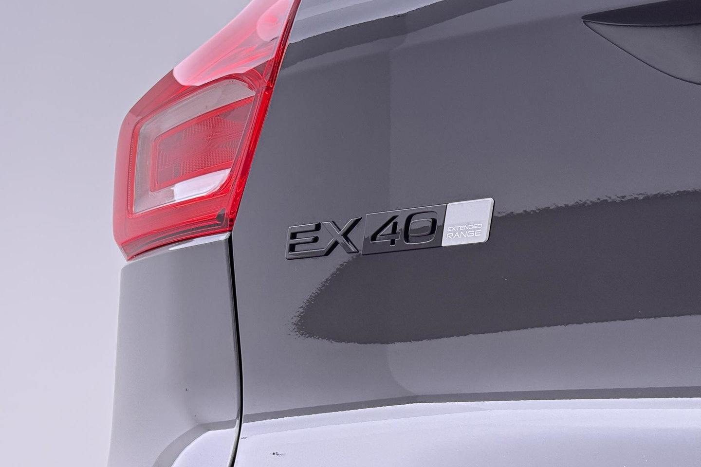 Volvo EX40 Single Motor Extended Range Plus Black Edition | 82 kWh | Harman/Kardon | Panoramadak | 360° Camera | BLIS | 20 Inch