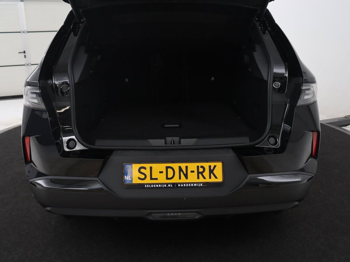 Opel Grandland 1.2 Turbo Hybrid Business Edition | Automaat | Apple Carplay | Dodehoek Ass. | Stuurwielverwarming | Camera |