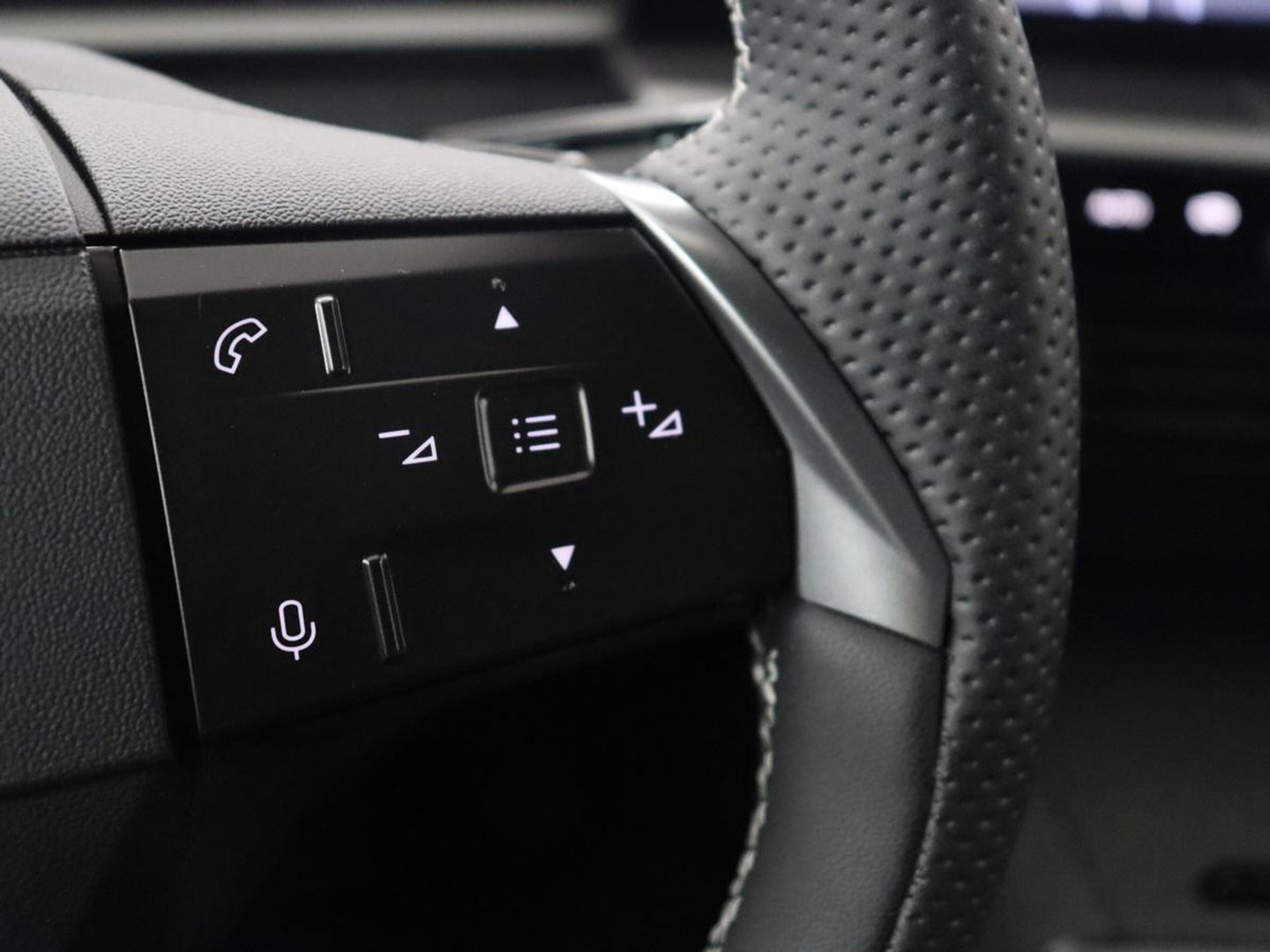 Opel Grandland 1.2 Turbo Hybrid Business Edition | Automaat | Apple Carplay | Dodehoek Ass. | Stuurwielverwarming | Camera |