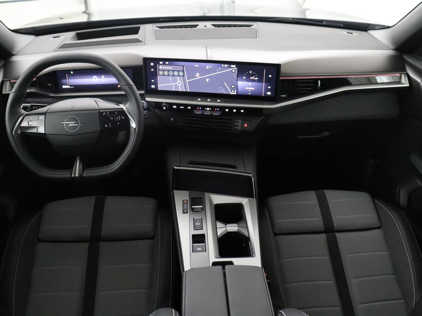 Opel Grandland 1.2 Turbo Hybrid Business Edition | Automaat | Apple Carplay | Dodehoek Ass. | Stuurwielverwarming | Camera |