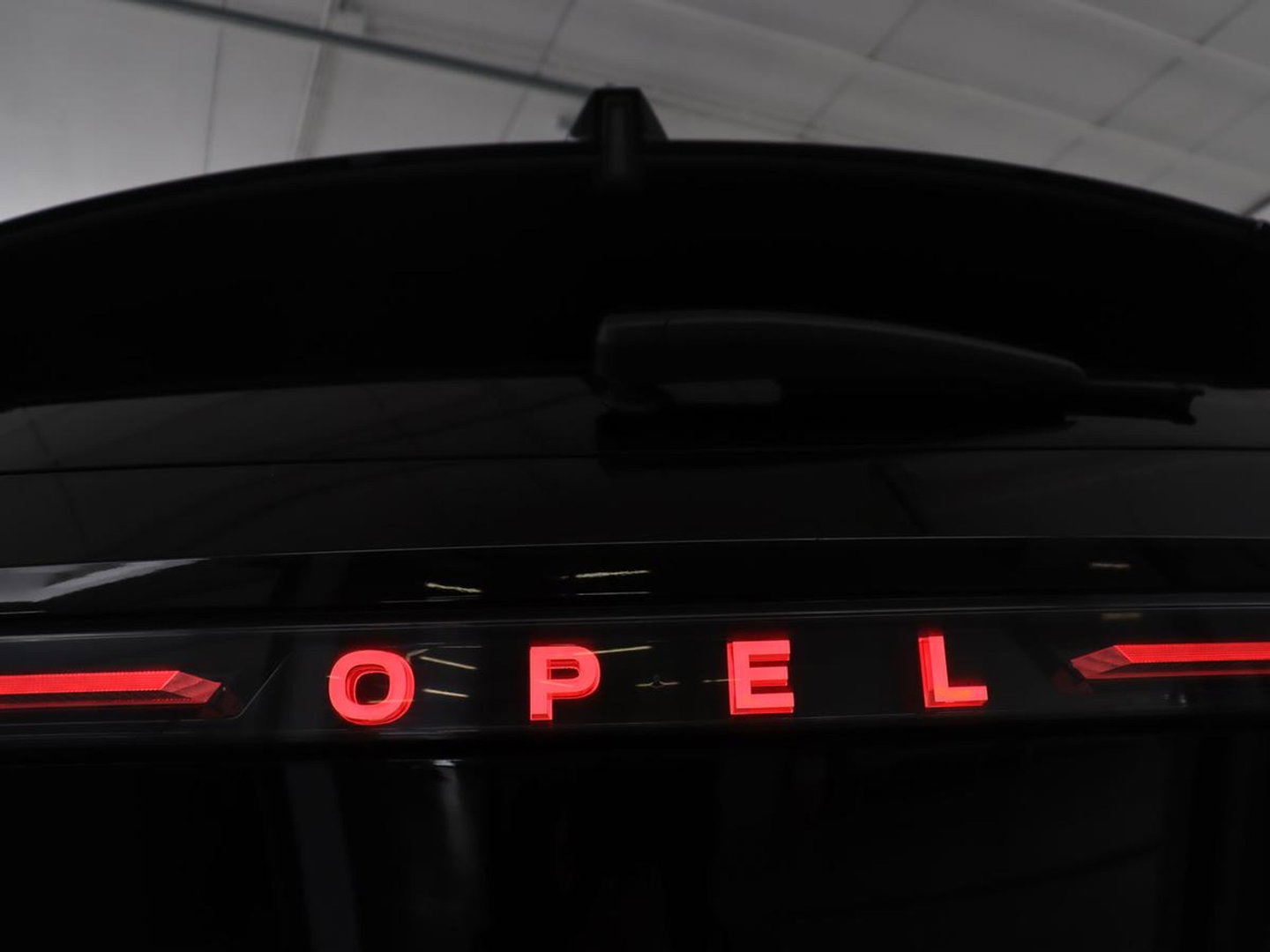 Opel Grandland 1.2 Turbo Hybrid Business Edition | Automaat | Apple Carplay | Dodehoek Ass. | Stuurwielverwarming | Camera |