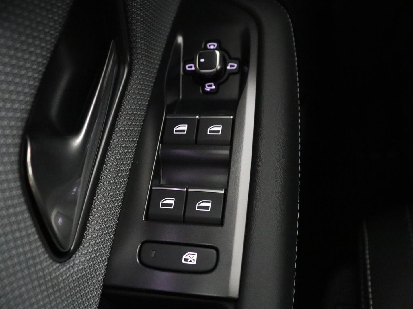 Opel Grandland 1.2 Turbo Hybrid Business Edition | Automaat | Apple Carplay | Dodehoek Ass. | Stuurwielverwarming | Camera |
