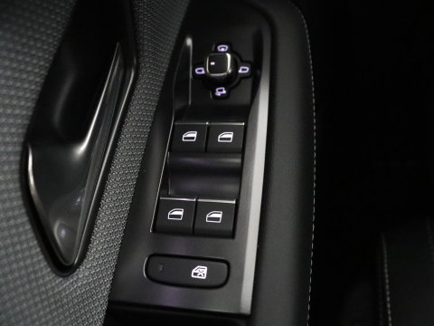 Opel Grandland 1.2 Turbo Hybrid Business Edition | Automaat | Apple Carplay | Dodehoek Ass. | Stuurwielverwarming | Camera |