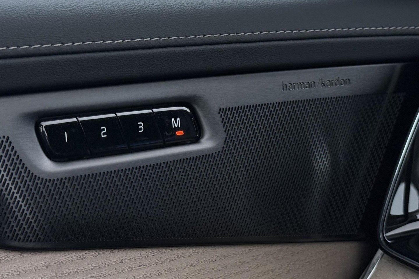 Volvo XC90 T8 Ultra Bright | MY27 | Harman/Kardon | Panoramadak | Trekhaak | 360° Camera | Head-Up | ACC | 21 Inch