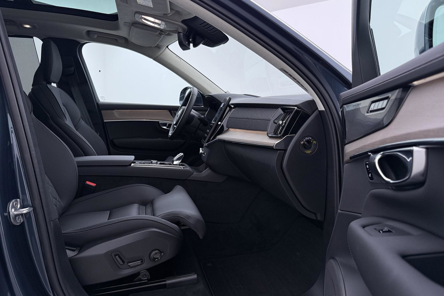 Volvo XC90 T8 Ultra Bright | MY27 | Harman/Kardon | Panoramadak | Trekhaak | 360° Camera | Head-Up | ACC | 21 Inch
