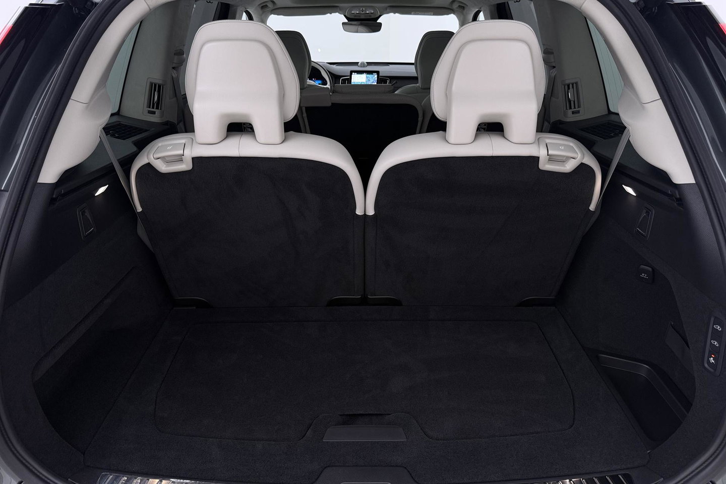 Volvo XC90 T8 Ultra Bright | Bowers&Wilkins | Luchtvering | Trekhaak | Panoramadak | 360° Camera | Massage | Stoelventilatie | 22 Inch