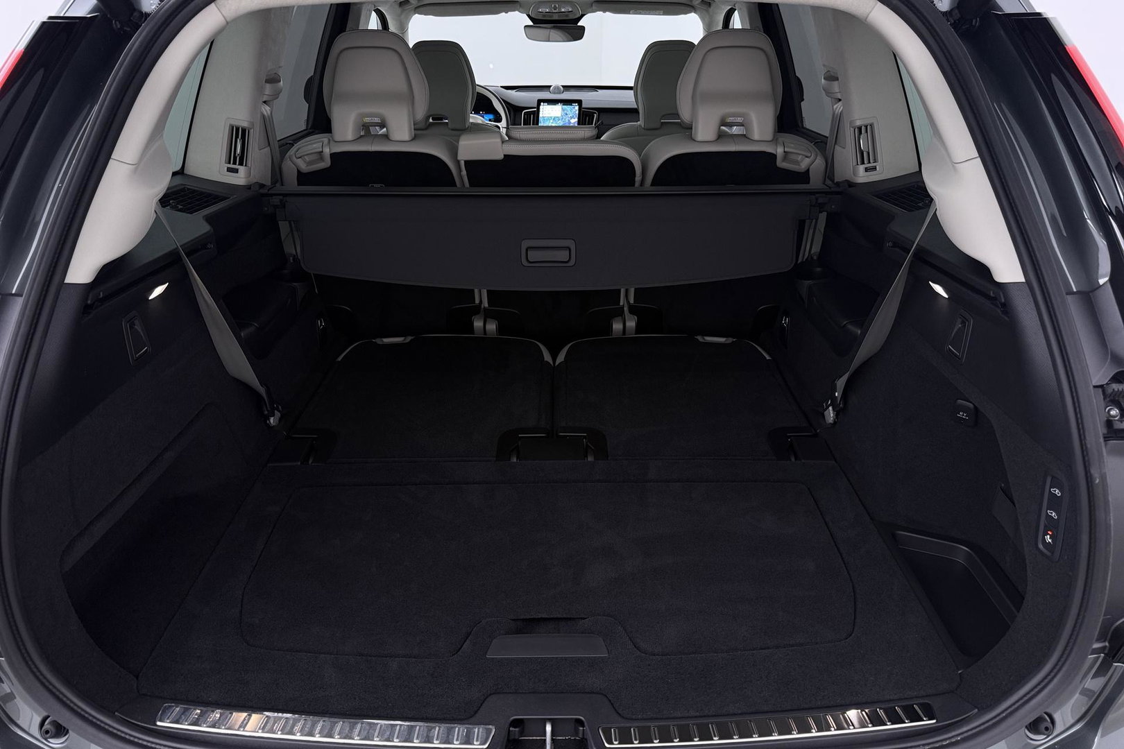 Volvo XC90 T8 Ultra Bright | Bowers&Wilkins | Luchtvering | Trekhaak | Panoramadak | 360° Camera | Massage | Stoelventilatie | 22 Inch