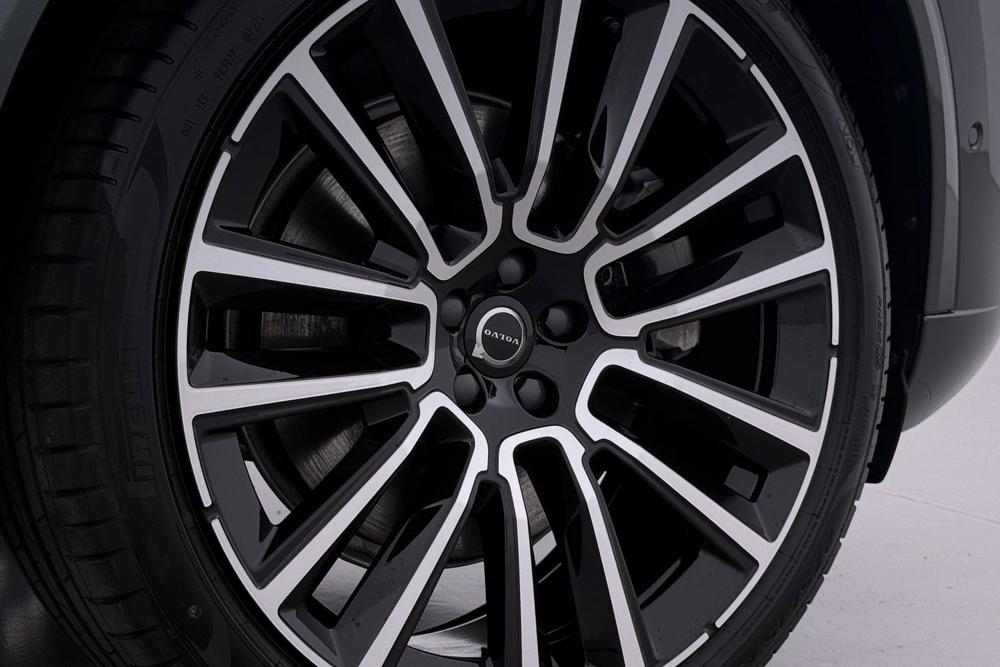 Volvo XC90 T8 Ultra Bright | Bowers&Wilkins | Luchtvering | Trekhaak | Panoramadak | 360° Camera | Massage | Stoelventilatie | 22 Inch