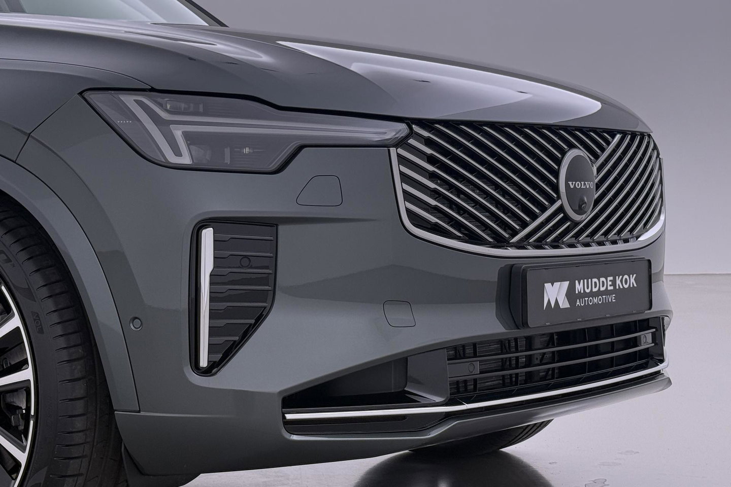 Volvo XC90 T8 Ultra Bright | Bowers&Wilkins | Luchtvering | Trekhaak | Panoramadak | 360° Camera | Massage | Stoelventilatie | 22 Inch