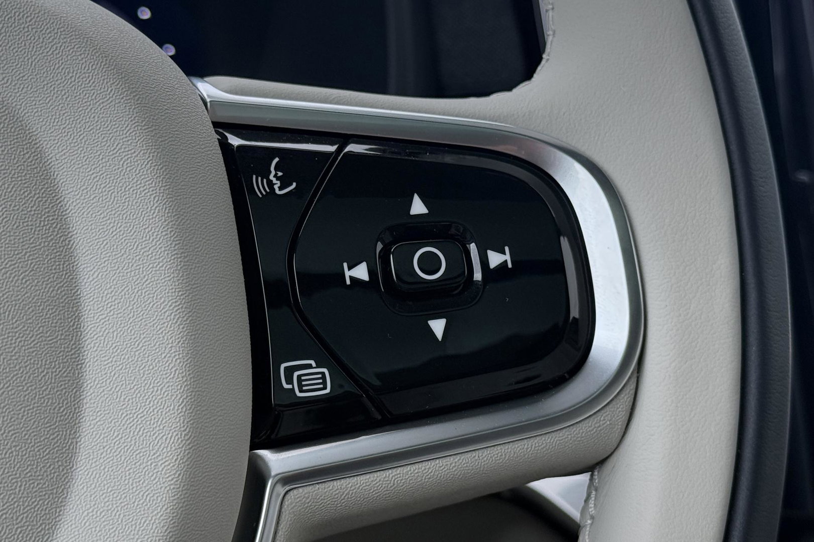 Volvo XC90 T8 Ultra Bright | Bowers&Wilkins | Luchtvering | Trekhaak | Panoramadak | 360° Camera | Massage | Stoelventilatie | 22 Inch